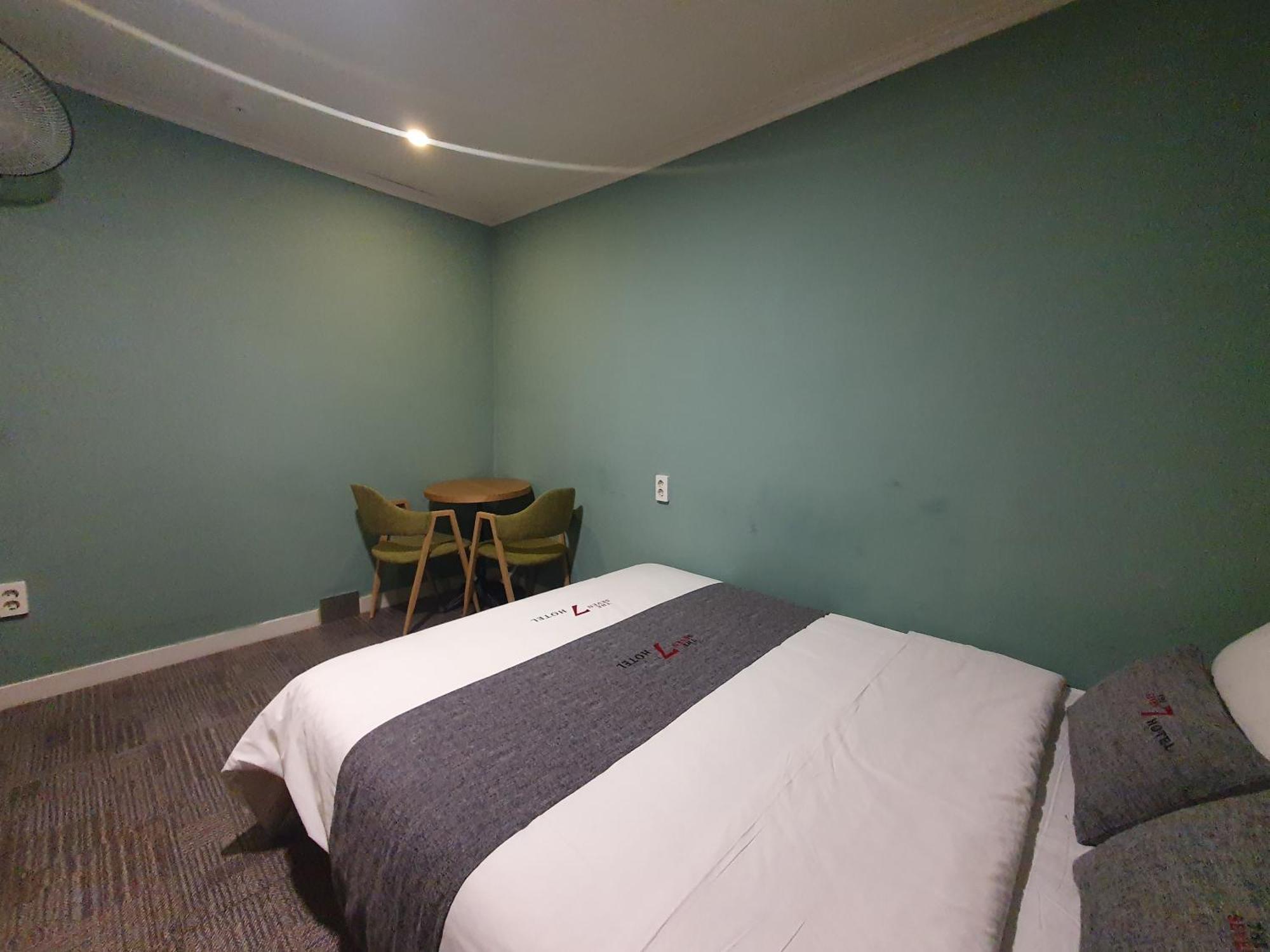 The 7 Hotel ポハン エクステリア 写真