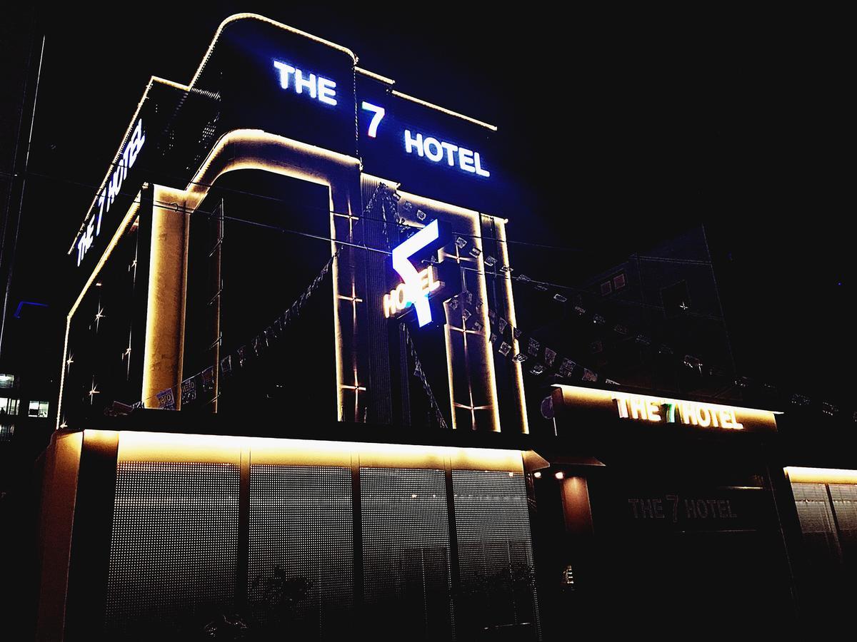 The 7 Hotel ポハン エクステリア 写真